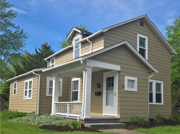 202 High St, Louisville, OH 44641