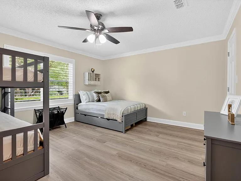 3520 Clifden Dr — Photo 20