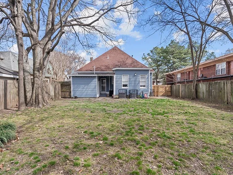227 N Willett St #103 — Photo 14