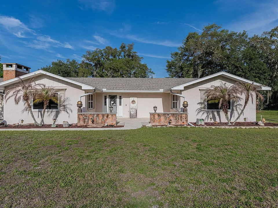 5905 Whispering Pines Rd