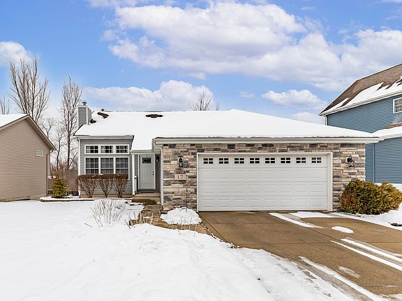 3rd image of 17 Browning Ln