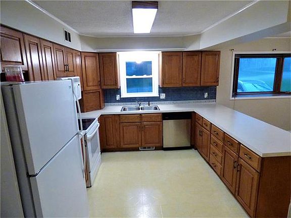 3rd image of 6519 NW Hilldale Dr