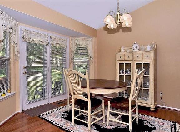 5th image of 3652 Forest Dale Dr
