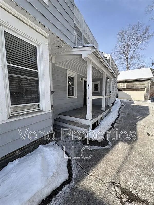 Building Photo - 24 W Main St #B