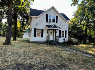 103 5th Ave SW, Oelwein, IA 50662