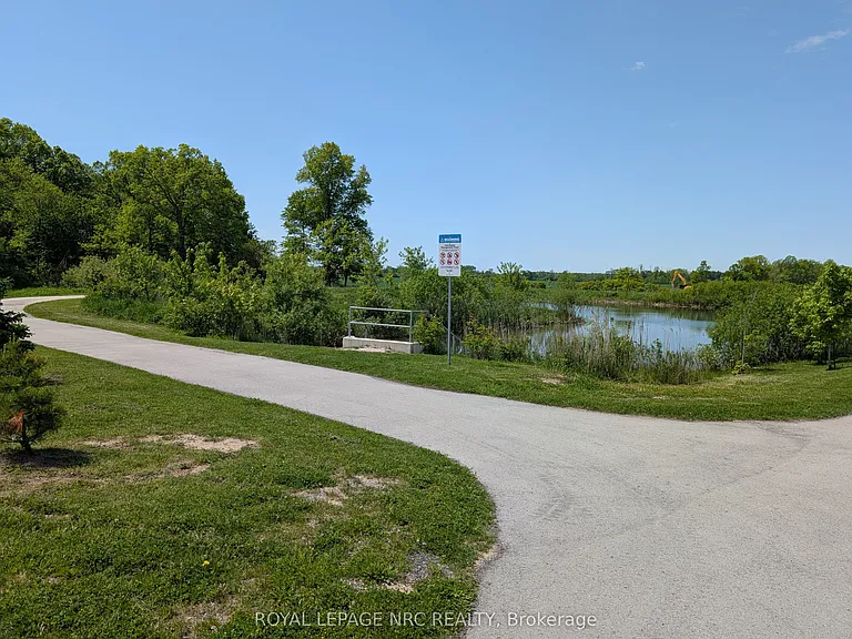 7437 Jonathan Dr — Photo 28