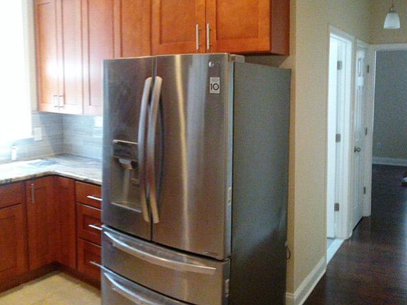4th image of 858 N 22nd St Fl 1