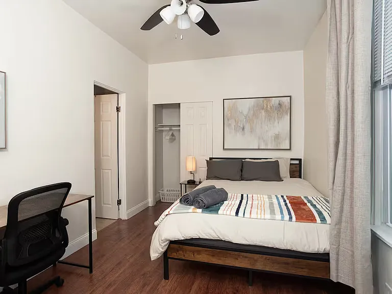 637 Summerlea St #1R — Photo 8