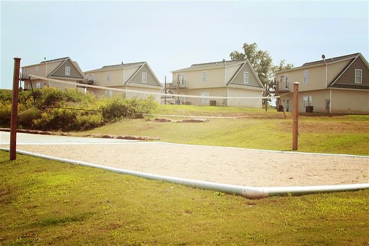 2nd image of 324 Arrowhead Dr