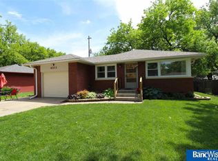 4211 Locust St, Lincoln, NE 68516