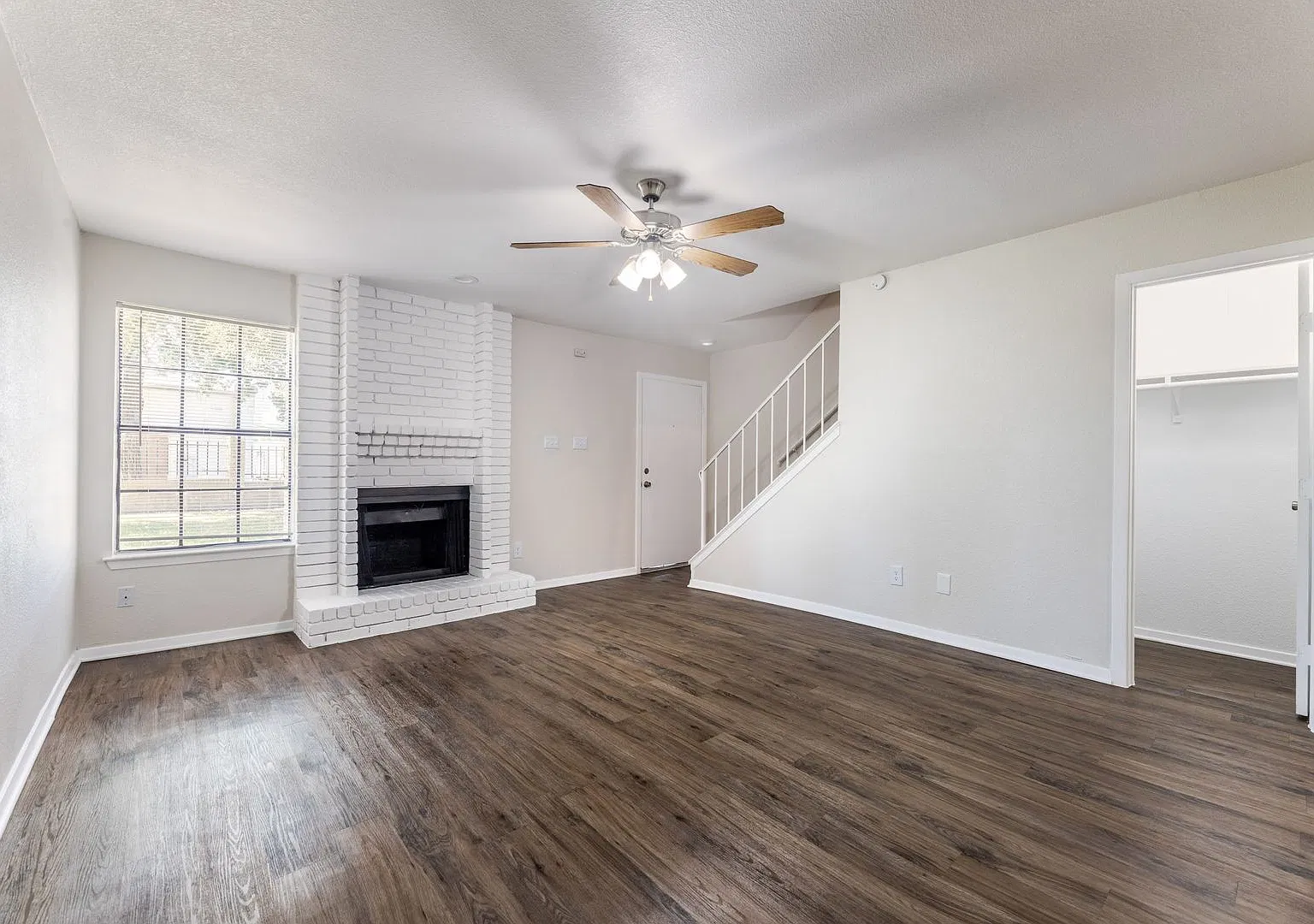 City Lake Townhomes — Photo 3