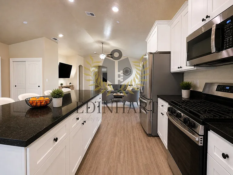 1138 S Simon St — Photo 21
