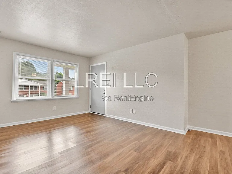 5112 Valiant Dr #3 — Photo 8