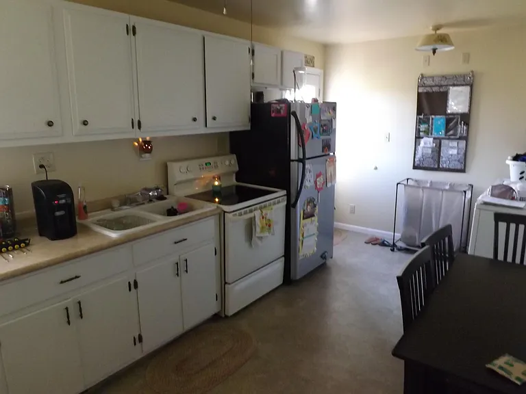 207 W Elm St — Photo 5