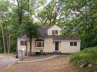 17 Laurelton Rd, Mount Kisco, NY 10549