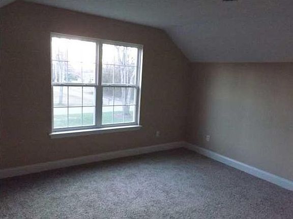 3rd image of 710 Mimosa Ave