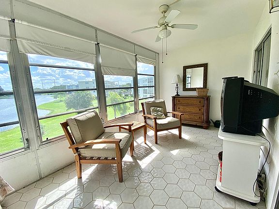 2nd image of 3111 Oakridge V
