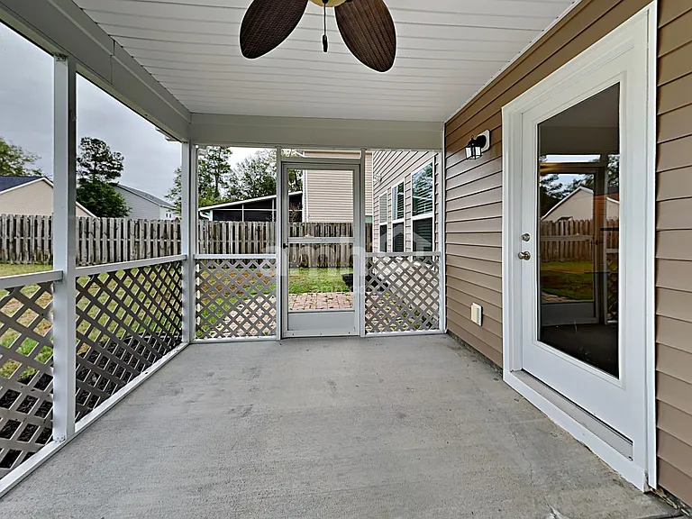 422 Lions Den Dr — Photo 21