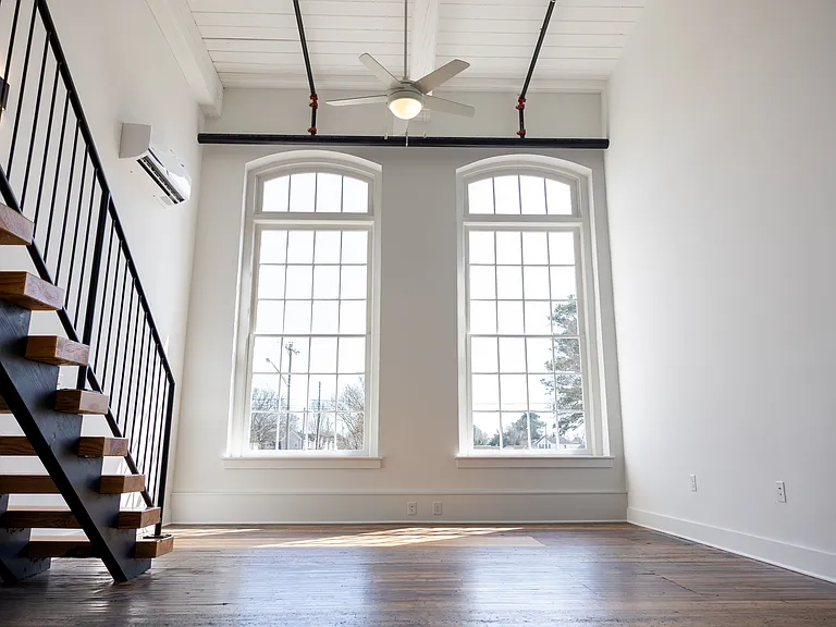 Overton Lofts — Photo 7