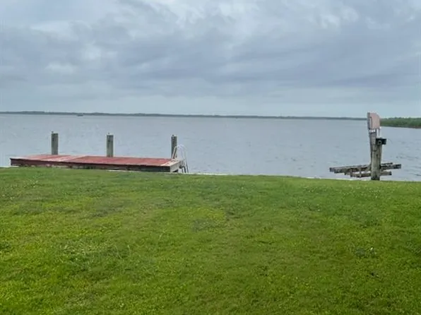3665 Sandpiper Rd #128, Virginia Beach, VA 23456