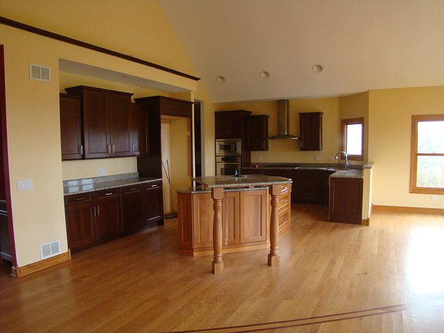 2nd image of 15920 Aspen Ct