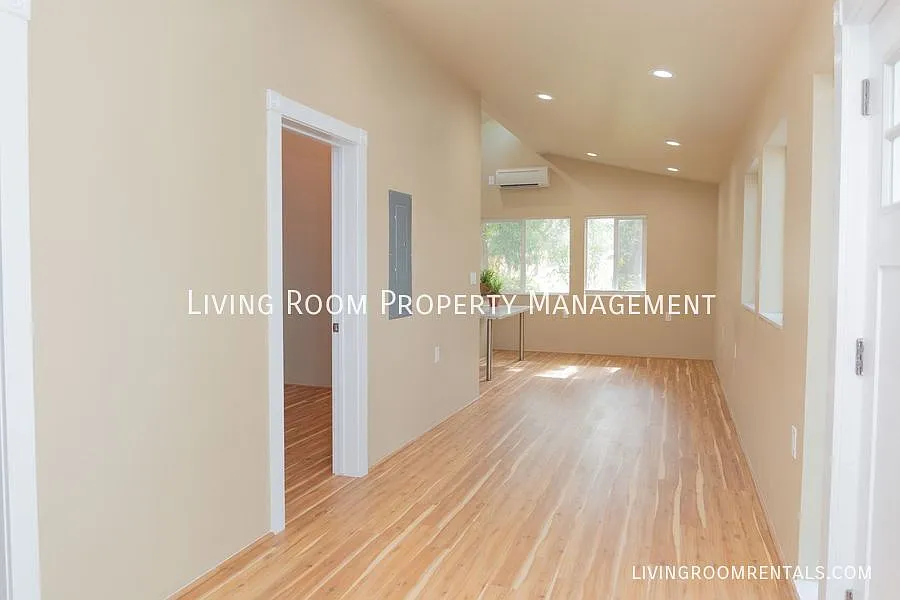 Modern Urban Cottage w/ Bonus Room — Photo 4