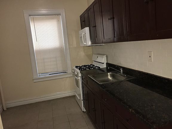 3rd image of 115 Fairview Ave APT 28A