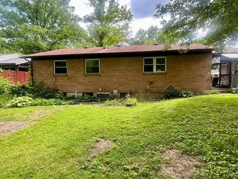 2145 Kingsford Dr — Photo 14