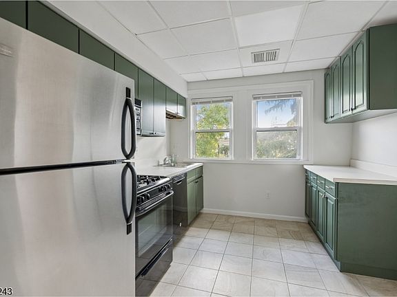 5th image of 11 George St APT 3