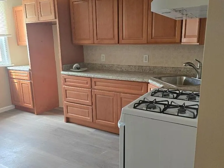 404 N 2nd St — Photo 5