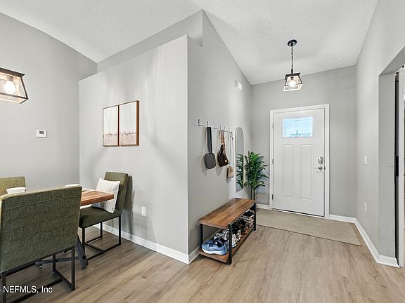 5th image of 12540 KNOLLCREST Court