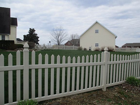 4th image of 571 N Fairview Dr