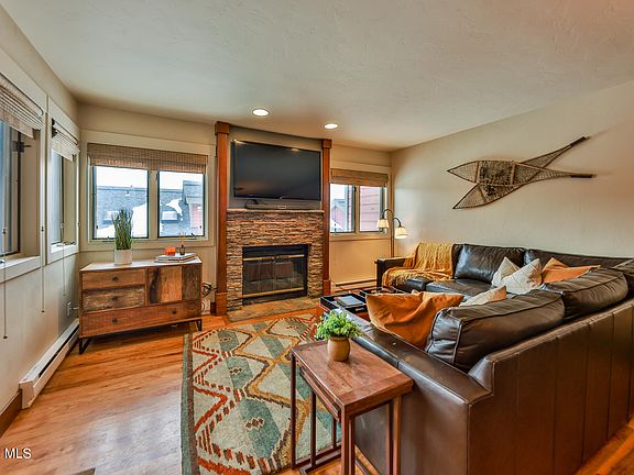 4th image of 35 Promontory Drive #10