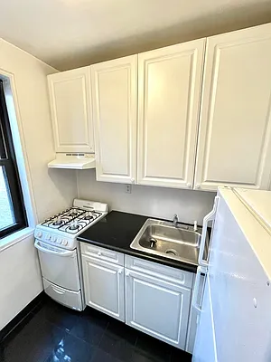 Rented by Addison Property Group | media 16