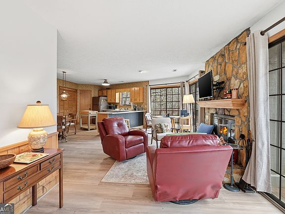 5th image of 578 Saddleback Cir