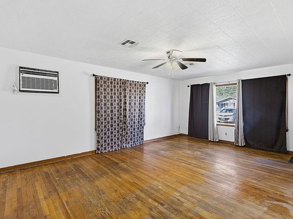 3rd image of 2140 11th St