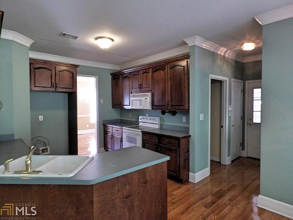 5th image of 140 Glen Eagle Way