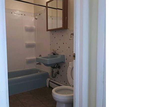 4th image of 3432 Harrison Ave APT 2