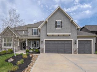 11626 W 158th Ter, Overland Park, KS 66221