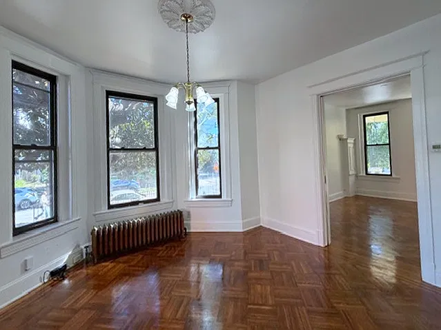 4 bed, 2.5 bath, 2330 sqft, $4,500 — Photo 4