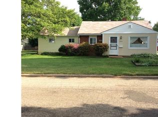 1434 Noble St, Barberton, OH 44203
