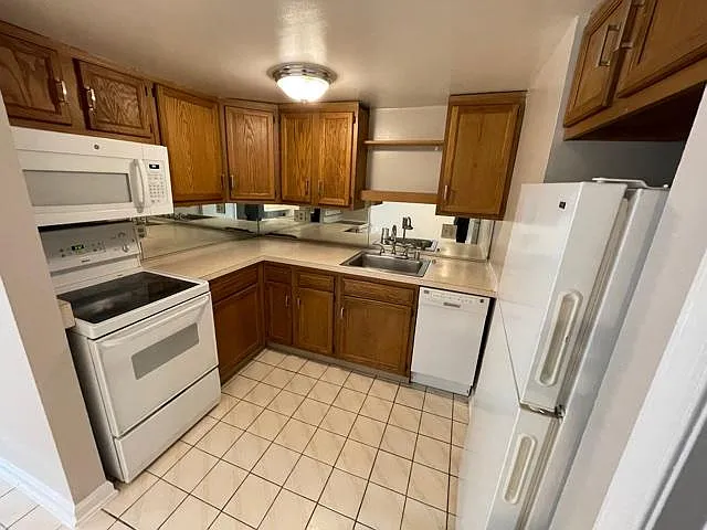 2115 Newport Pl NW #A — Photo 8