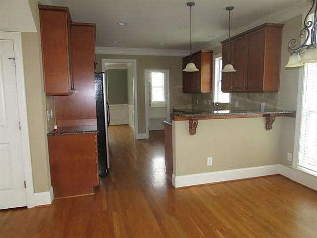 3 bed, 2.5 bath, 2800 sqft, $2,750 — Photo 4