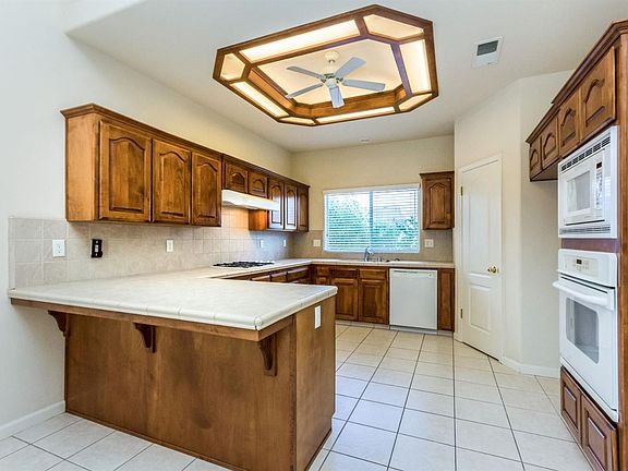 5th image of 8909 N Laureen Ave