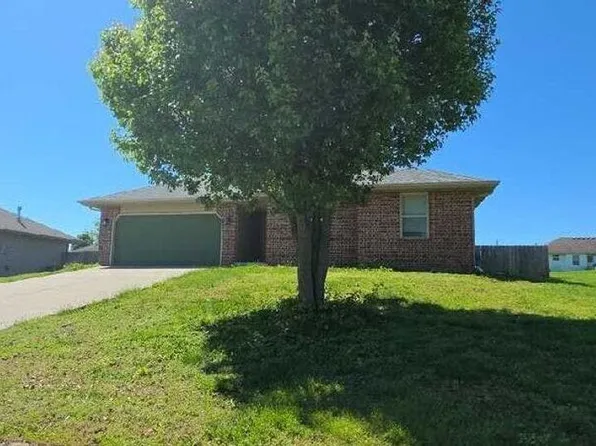 3220 E Colonial St, Republic, MO 65738