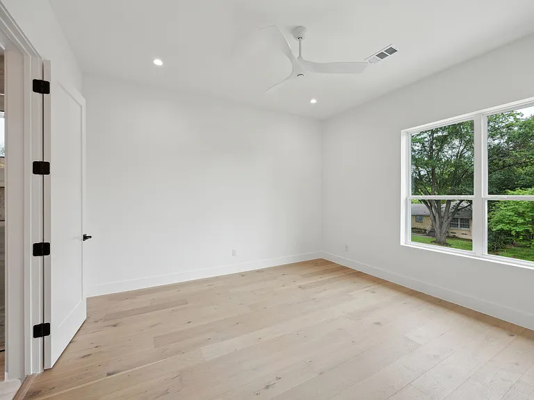 3815 Hawick Ln — Photo 17