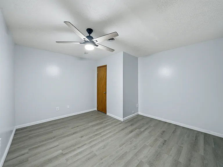 4433 Townhouse Way — Photo 4