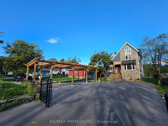 2nd image of 1651 Peninsula Point Rd