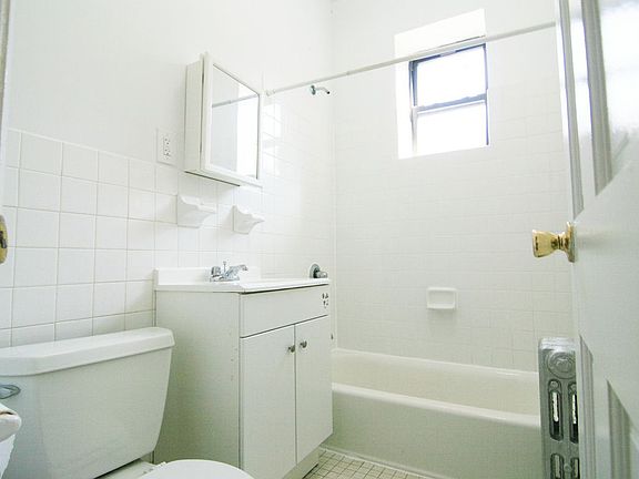 4th image of 4545 46th St #1C