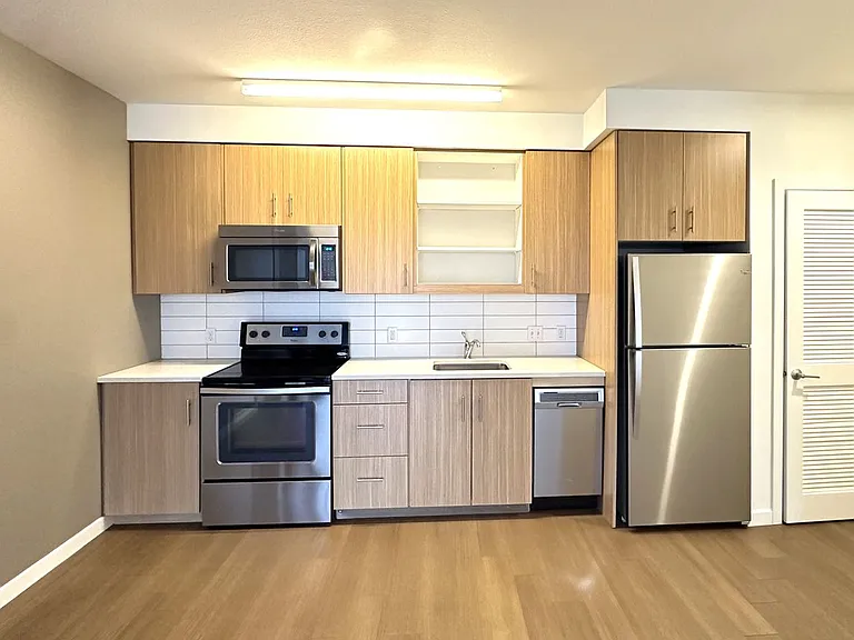 Overlook Park Apartments — Photo 11